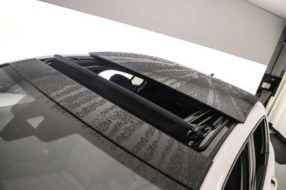 Car image 38