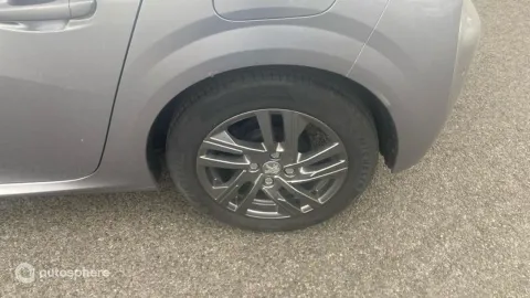 Car image 20