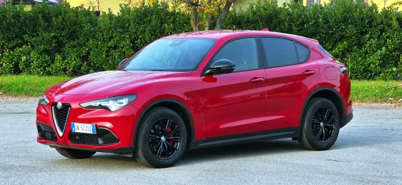 Car image 17