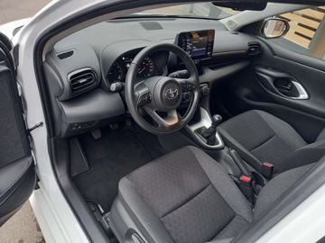 Car image 12