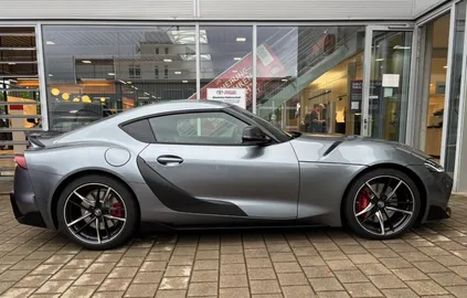 Car image 11