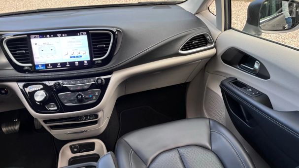 Chrysler Pacifica 219 kW image number 20