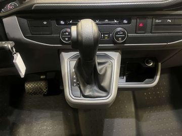 Car image 32