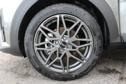 Car image 20