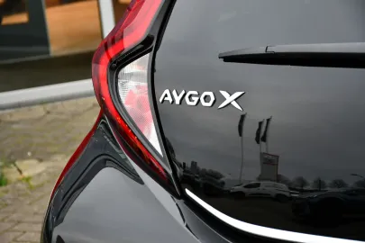 Car image 32