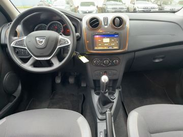 Car image 8