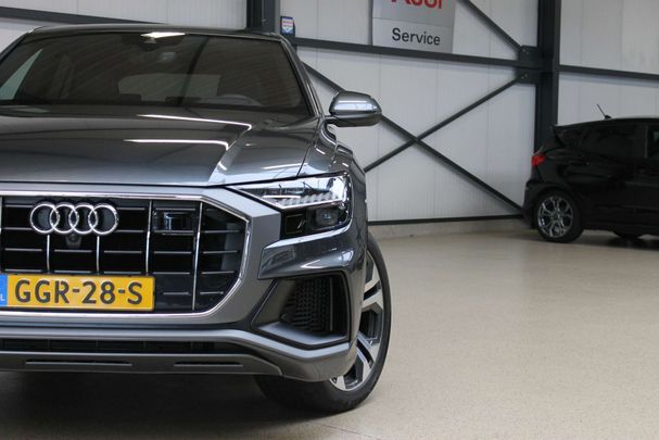 Audi Q8 55 TFSIe quattro 280 kW image number 4