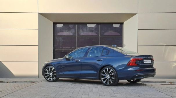 Volvo S60 AWD T8 184 kW image number 3