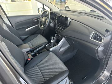 Car image 13