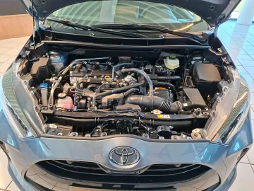 Car image 17