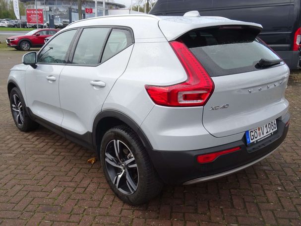 Volvo XC40 T3 Momentum 120 kW image number 4