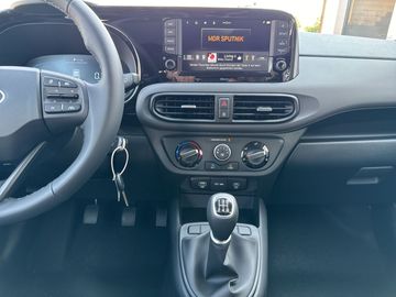 Car image 11