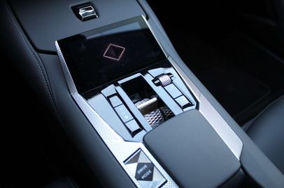 Car image 32