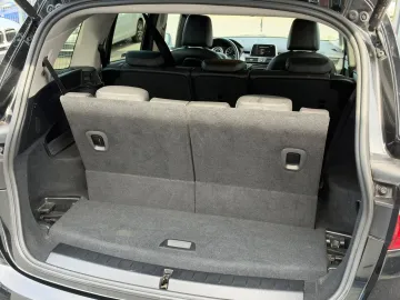 Car image 32