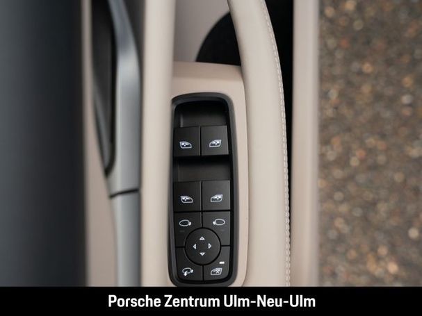 Porsche Taycan 320 kW image number 24