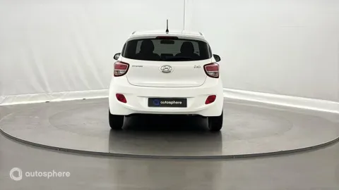 Car image 5