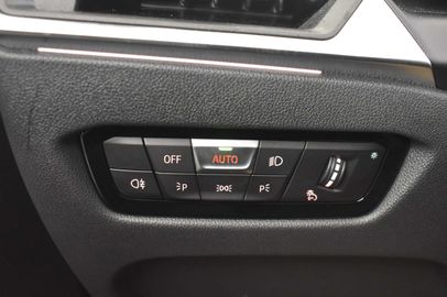 Car image 37