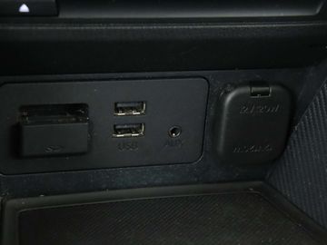 Car image 31