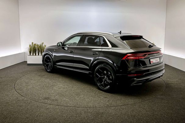 Audi Q8 55 TFSIe quattro 280 kW image number 7