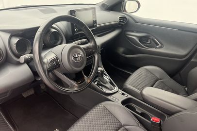 Car image 12