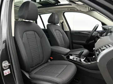 Car image 37