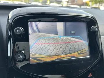 Car image 28