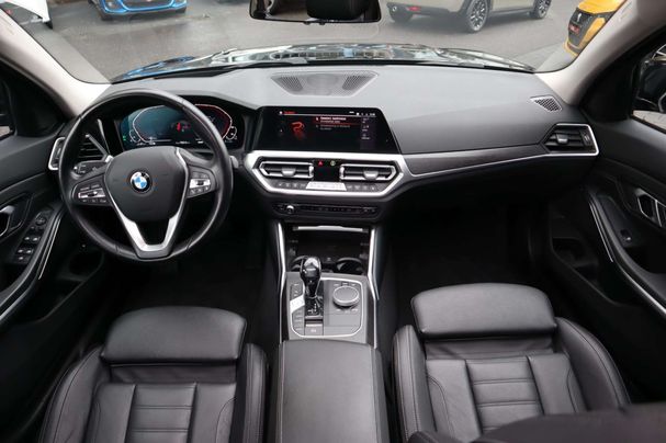 BMW 330 Touring xDrive 185 kW image number 11