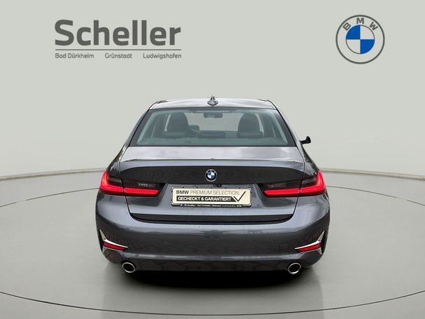 BMW 320i Luxury Line 135 kW image number 3