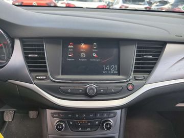 Car image 14