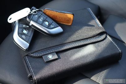 Car image 40