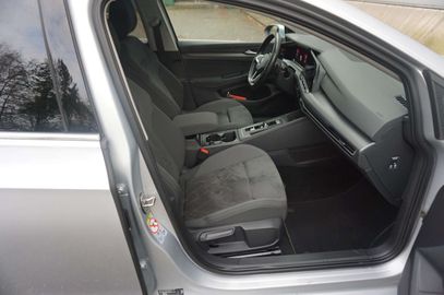 Car image 37