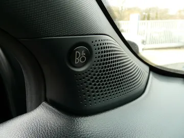 Car image 40