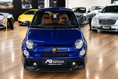 Car image 3