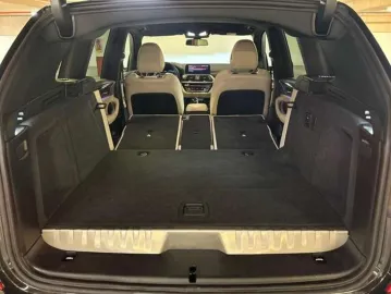 Car image 47