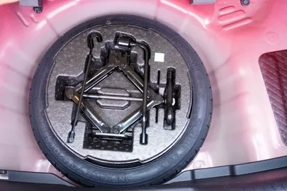 Car image 33