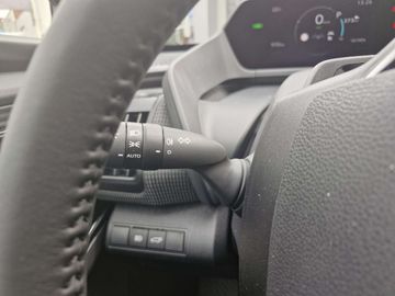 Car image 30