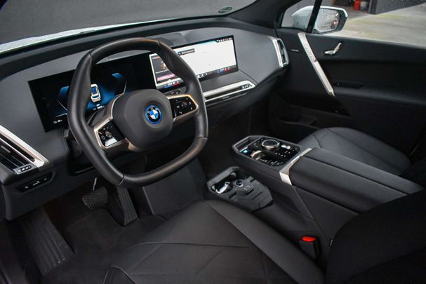 BMW iX xDrive40 M Sport 250 kW image number 15