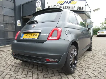Car image 3