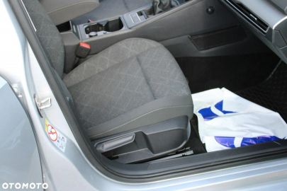 Car image 36