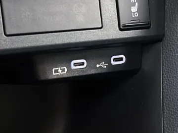 Car image 40