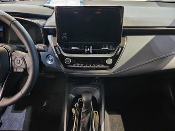 Car image 12