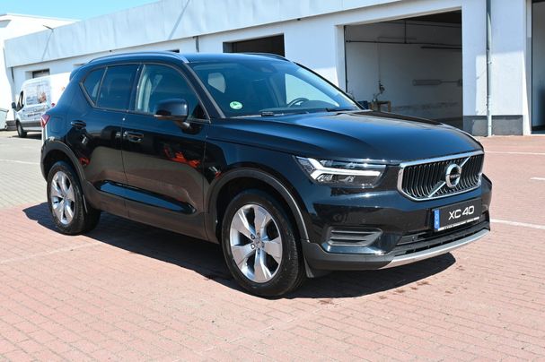 Volvo XC40 D3 AWD Momentum 110 kW image number 7