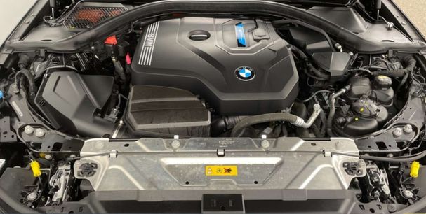 BMW 330 e 215 kW image number 12