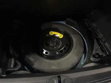 Car image 34