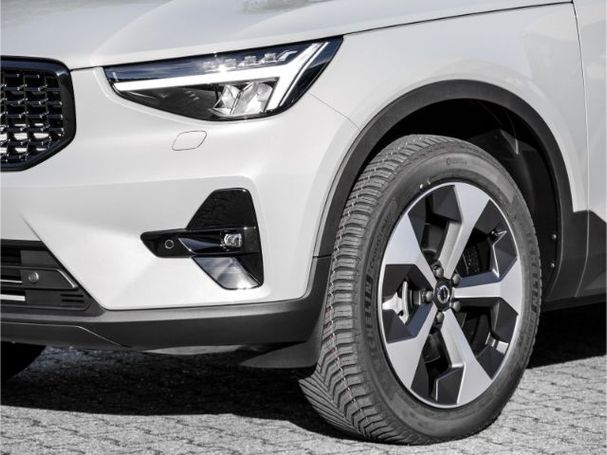 Volvo XC40 B4 Ultimate Dark 145 kW image number 5