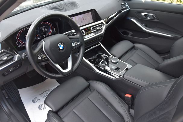 BMW 320d Touring xDrive Luxury Line 140 kW image number 7