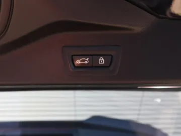 Car image 49