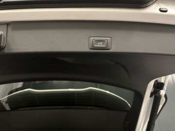 Car image 35