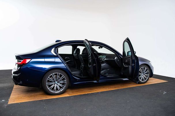 BMW 320i M Sport 135 kW image number 11