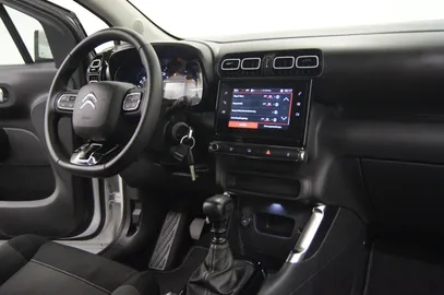 Car image 5